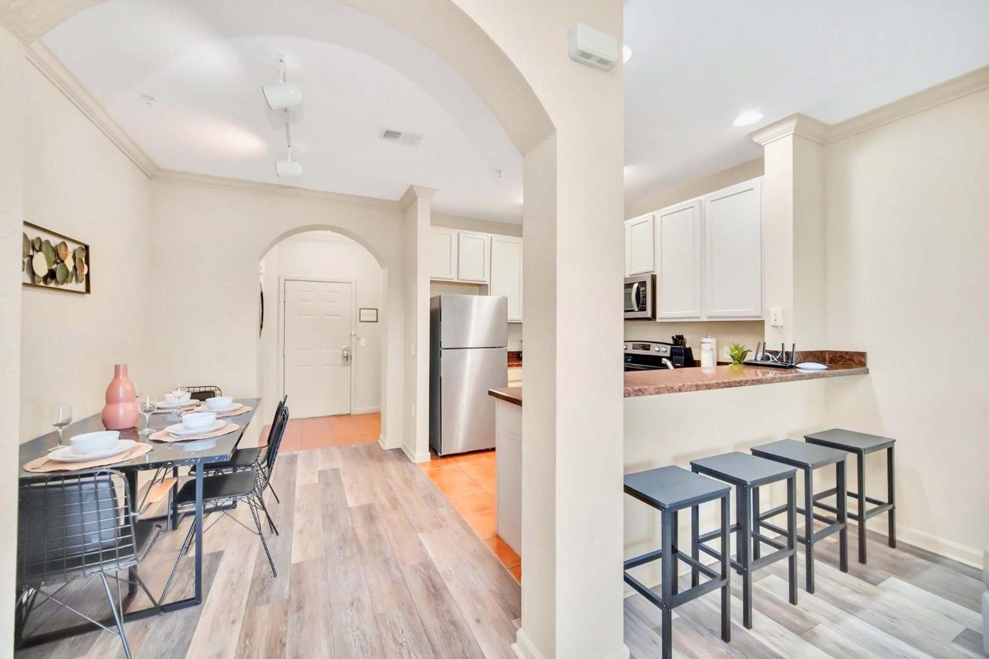 Modern 2Br Condo - Hot Tub And Pool - Near Disney Orlando Bagian luar foto