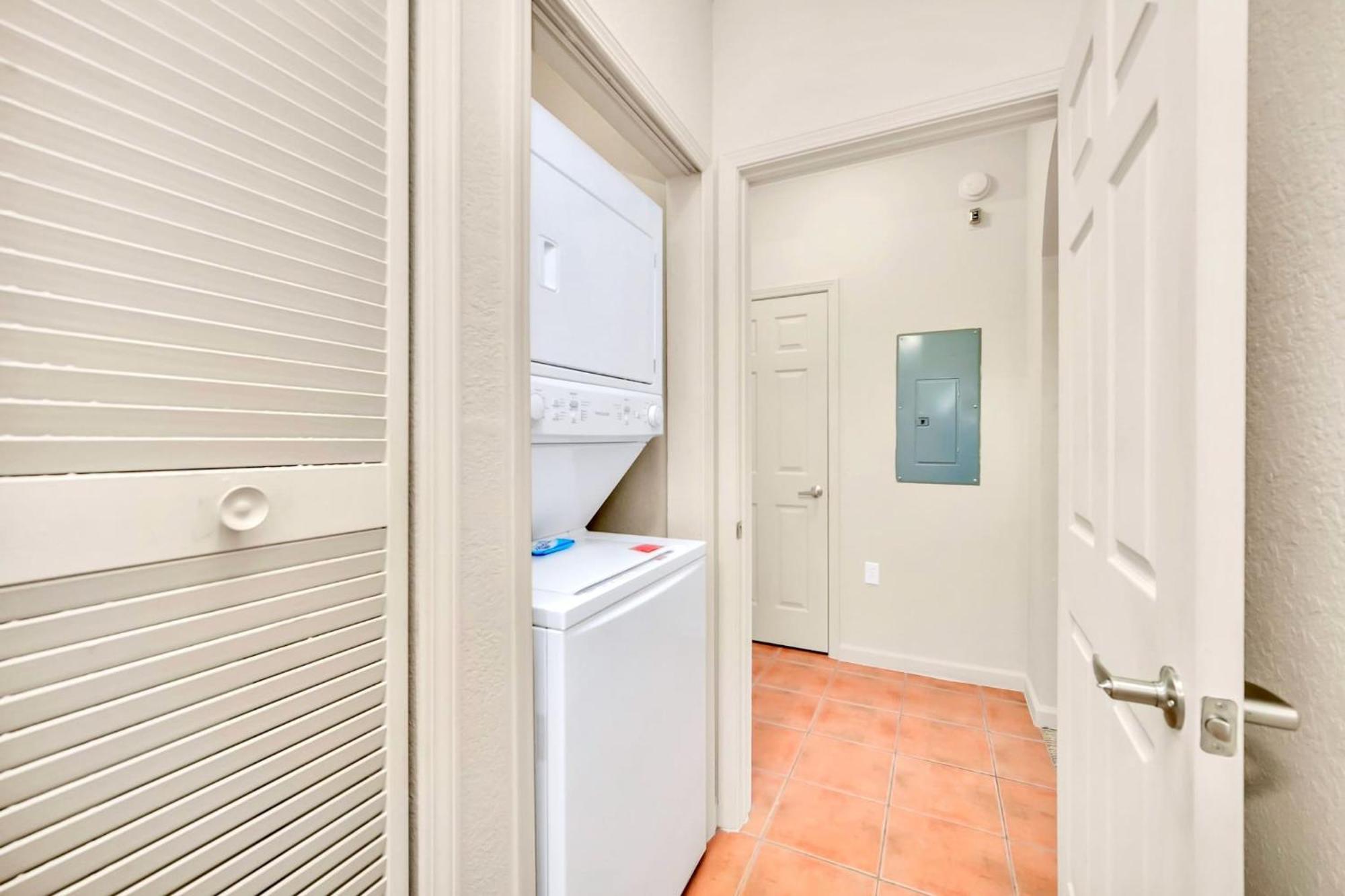 Modern 2Br Condo - Hot Tub And Pool - Near Disney Orlando Bagian luar foto